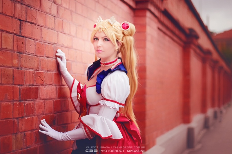 谢霆锋绯闻女友文咏珊勾搭阔少 当众搂抱拍脸颊_华体(中国)(图2) 华体网页版登录界面